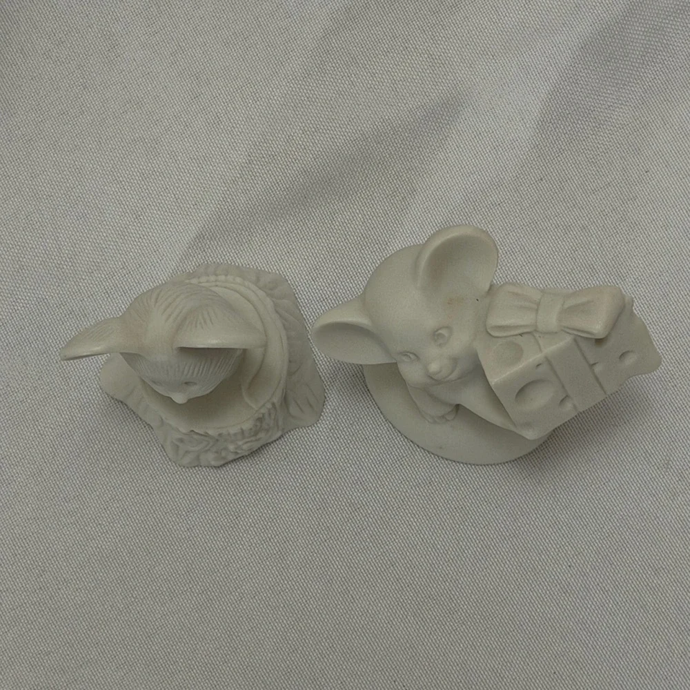 Vintage 1975 Hallmark Bisque Mouse Figurines Set of 2‎ Cottagecore Whimsical